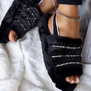 Fur Slippers with rhinestone